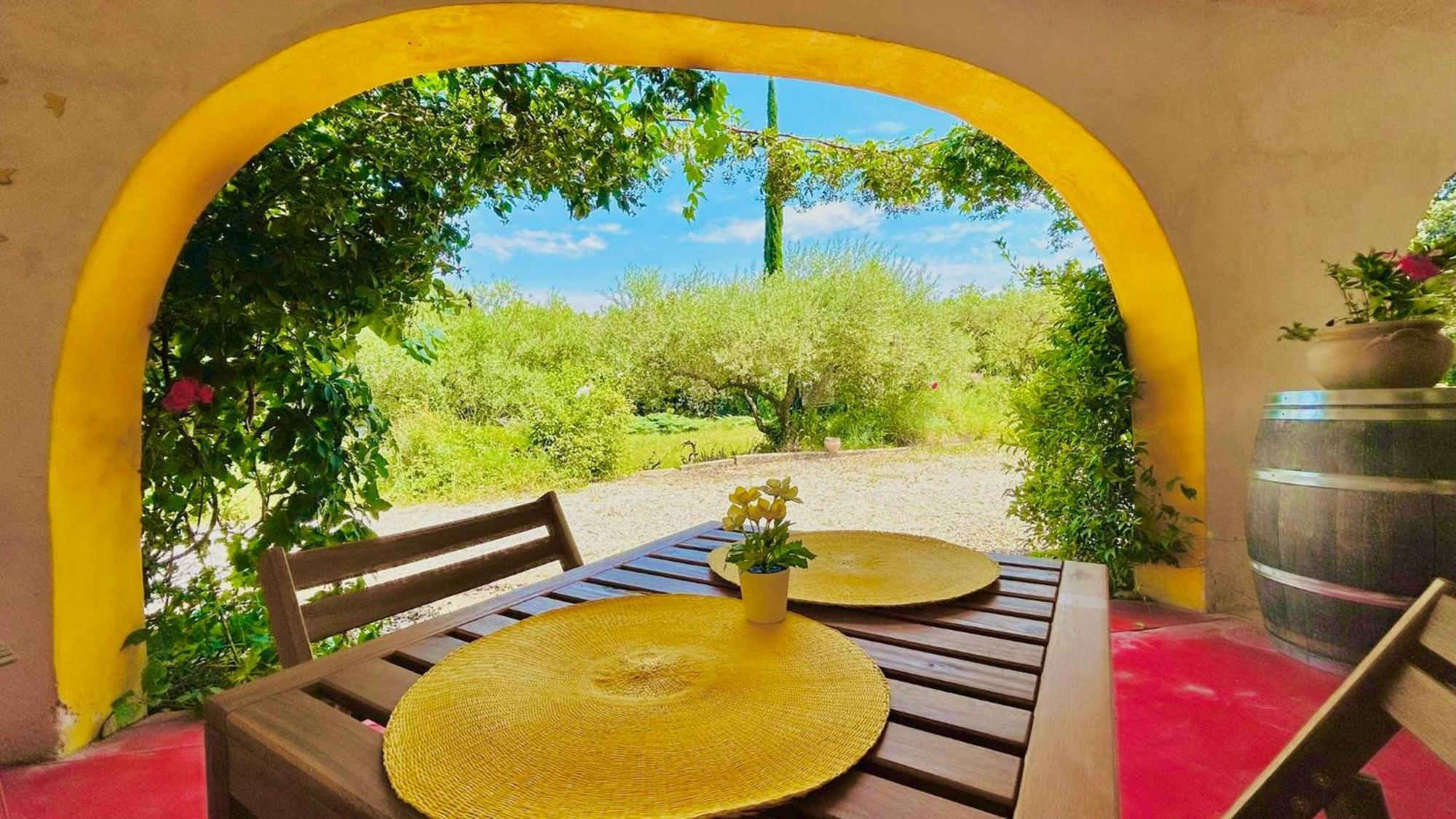 Domaine Colibri En Provence Ξενοδοχείο Pujaut Εξωτερικό φωτογραφία